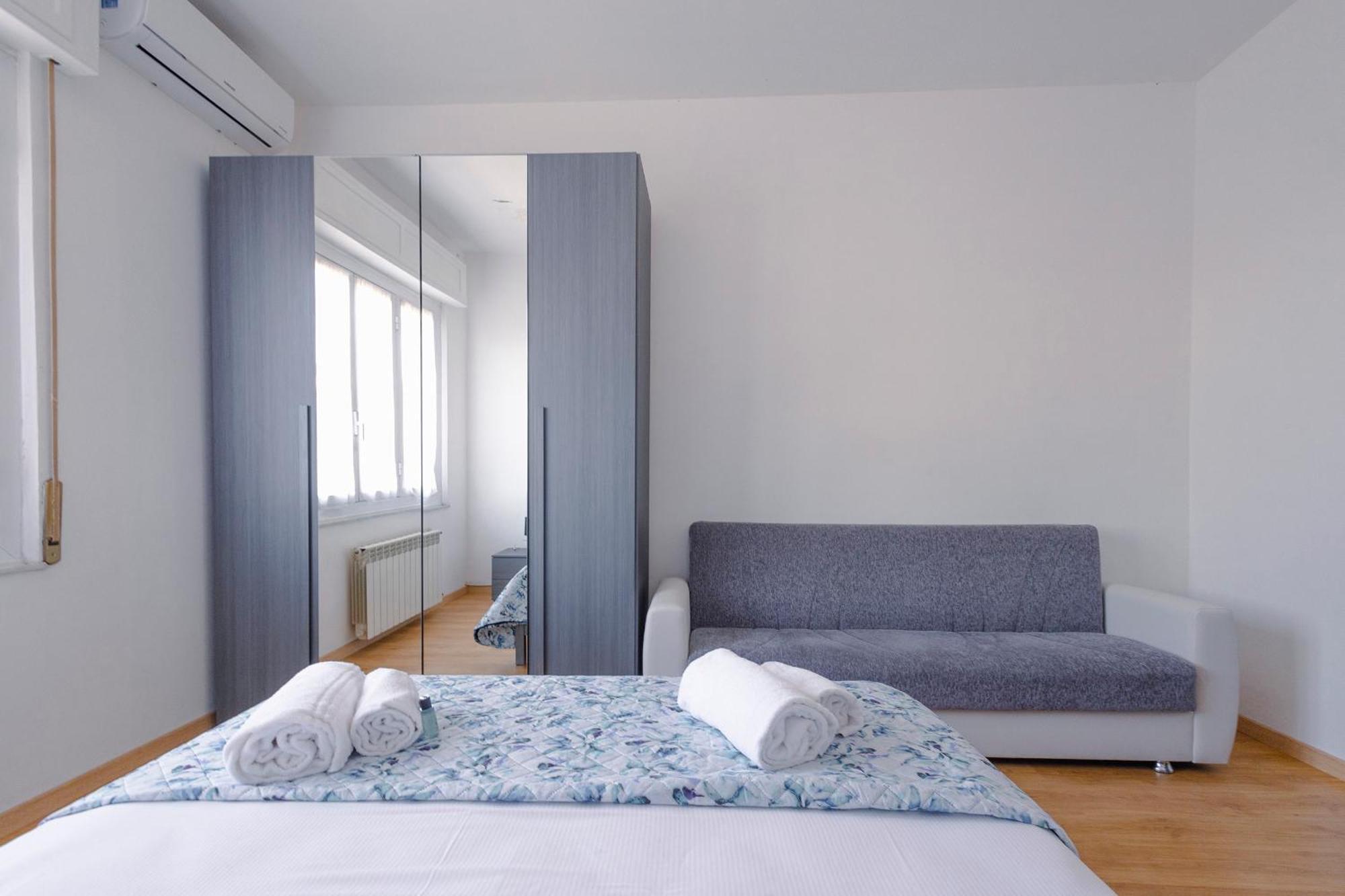 "L'Attico Bianco" City View 10 M A Piedi Dal Mare Savona Exteriör bild