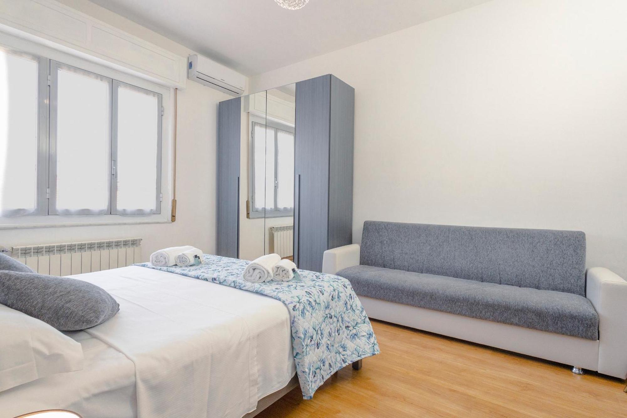 "L'Attico Bianco" City View 10 M A Piedi Dal Mare Savona Exteriör bild